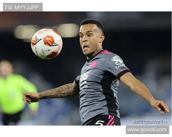 足球爆了被捡到的球星是如何从意外中崭露头角的故事 足球爆了被捡到的球星是如何从意外中崭露头角的故事