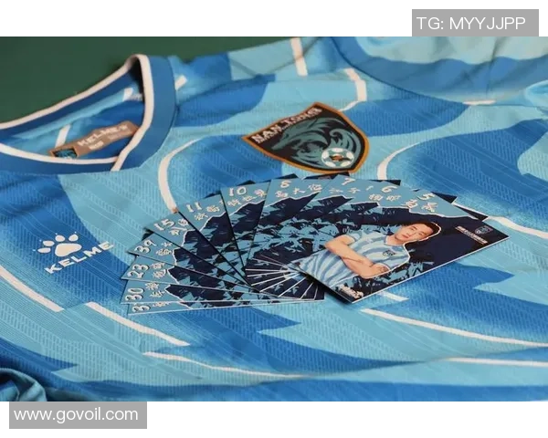 如何绘制一张独特的小学生足球球星卡并赋予其个性化设计技巧 如何绘制一张独特的小学生足球球星卡并赋予其个性化设计技巧